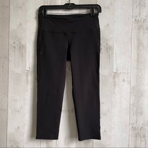 Athleta black crop leggings size medium Midrise